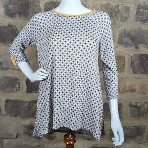 Matilda Jane Tunic Top Woman's Small White Black Yellow‎ Trim Patterned Loose